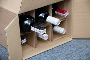 pakowanie wina do transportu